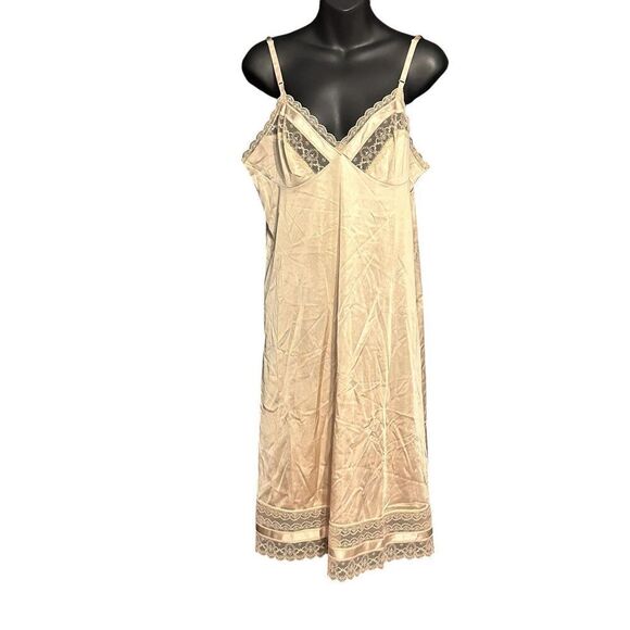GREAT CONDITION 80s Vanity fair SATIN LONG SLIP ,nightgown / robe size 36 LARGE - Picture 1 of 9